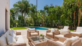 Villa for sale in Nueva Andalucia, Marbella