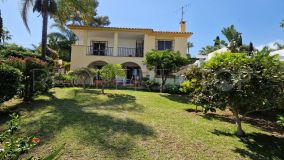 Villa for sale in Nueva Andalucia, 895,000 €