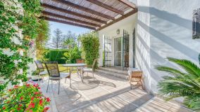 Villa en venta en Nueva Andalucia, Marbella