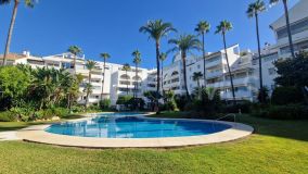 Apartamento en venta en Isdabe, Estepona Este