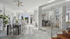 Villa en venta en Nueva Andalucia, Marbella