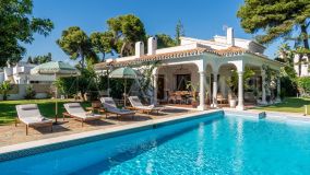 Villa for sale in Paraiso Barronal, Estepona Est