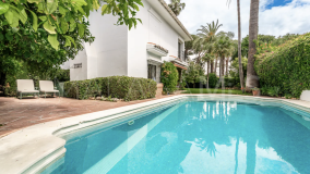 Villa en venta en Los Monteros Playa, Marbella Este