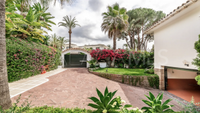 Villa en venta en Los Monteros Playa, Marbella Este