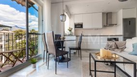 Apartamento en venta en Nueva Andalucia, Marbella