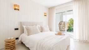 Lägenhet for sale in Altos de La Quinta, Benahavis