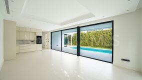 Villa for sale in Rio Verde, Marbella Golden Mile