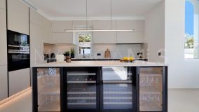 Villa for sale in Nueva Andalucia, Marbella