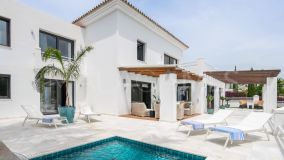 Villa for sale in Centro Plaza, Nueva Andalucia