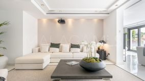 Villa for sale in Centro Plaza, Nueva Andalucia