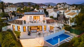 Villa en venta en Nueva Andalucia, Marbella