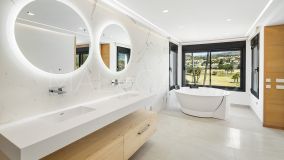 Villa en venta en Nueva Andalucia, Marbella
