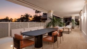 Se vende apartamento planta baja en Marbella Golden Mile de 4 dormitorios