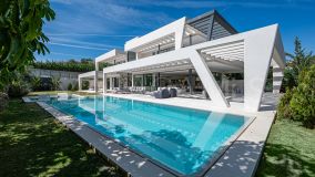 Villa en venta en Nueva Andalucia, Marbella