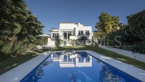 Villa en venta en Nueva Andalucia, Marbella