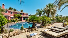 Villa en venta en Nueva Andalucia, Marbella