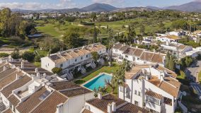 Reihenhaus zu verkaufen in Aloha, Nueva Andalucia