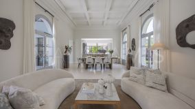 Villa for sale in La Cerquilla, Nueva Andalucia