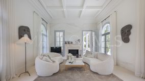 Villa for sale in La Cerquilla, Nueva Andalucia