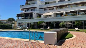 For sale ground floor apartment with 2 bedrooms in Nueva Andalucia