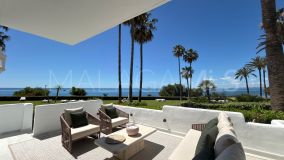 Appartement rez de chaussée for sale in Alcazaba Beach, Estepona Est