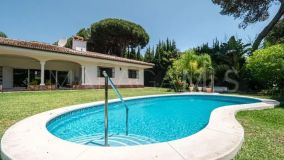 Villa for sale in Benamara, Estepona Est