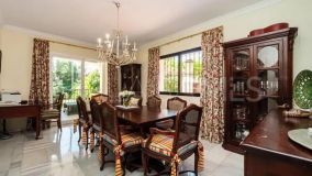 Villa for sale in Benamara, Estepona Est