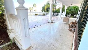 Villa for sale in El Paraiso, Estepona Est