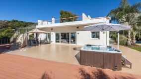 For sale villa in El Madroñal with 4 bedrooms