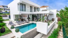 Villa en venta en El Campanario, Estepona Este