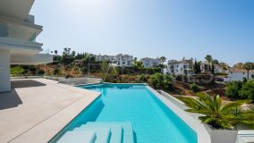 Villa en venta en La Resina Golf, Estepona Este