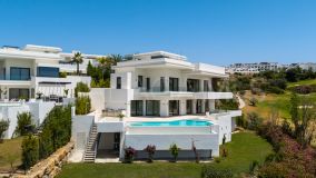 Villa en venta en La Resina Golf, Estepona Este