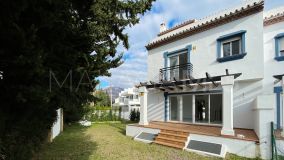 Maison de Ville à vendre à Guadalobon, Estepona