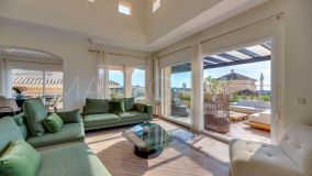 Penthouse for sale in Elviria, Marbella East