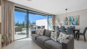 Penthouse for sale in Cabopino, Marbella East