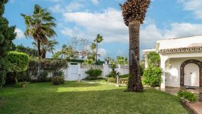 House for sale in Las Chapas, Marbella East