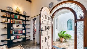 House for sale in Las Chapas, Marbella East