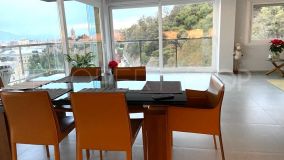For sale 4 bedrooms apartment in Malaga