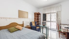 Apartamento planta baja en venta en Malaga con 4 dormitorios