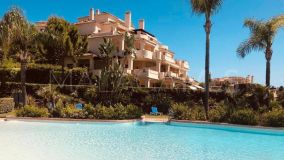 Lägenhet for sale in Los Capanes del Golf, Benahavis