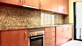 Lägenhet for sale in Los Capanes del Golf, Benahavis