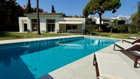 Villa en venta en Guadalmina Baja, San Pedro de Alcantara