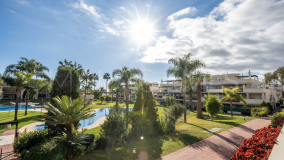 Wohnung zu verkaufen in Nueva Andalucia, Marbella