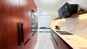 Apartamento en venta en Nueva Andalucia, Marbella