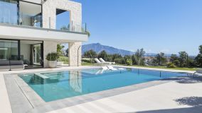 Villa for sale in La Alqueria, Benahavis