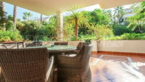 Apartamento en venta en Lomas del Rey, Marbella Golden Mile
