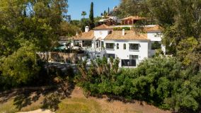 Villa en venta en El Herrojo, Benahavis