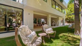 Villa for sale in Las Chapas, Marbella East