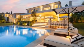 Villa for sale in Aloha, Nueva Andalucia