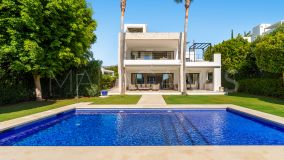 Villa en venta en Los Olivos, Nueva Andalucia